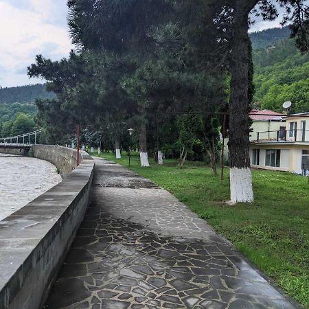 Riverside Borjomi ภายนอก รูปภาพ