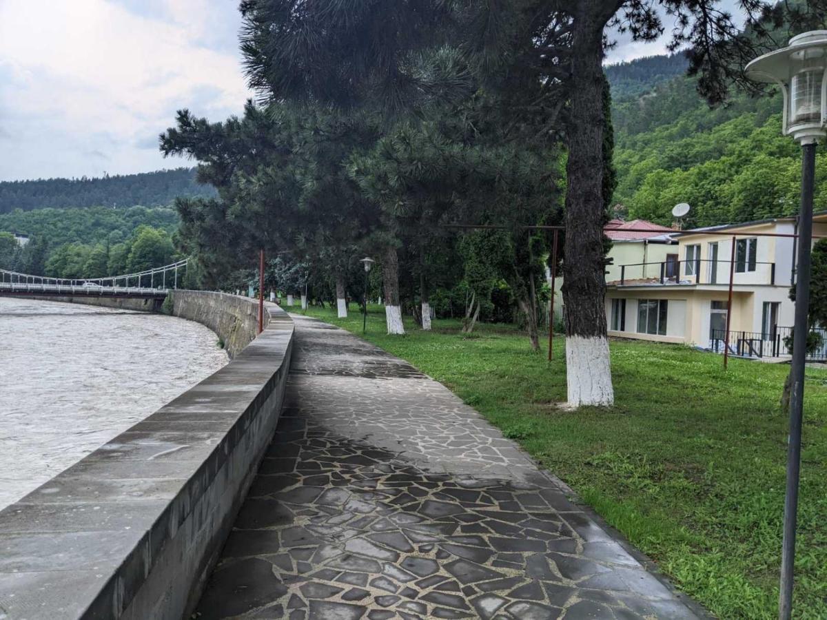 Riverside Borjomi ภายนอก รูปภาพ